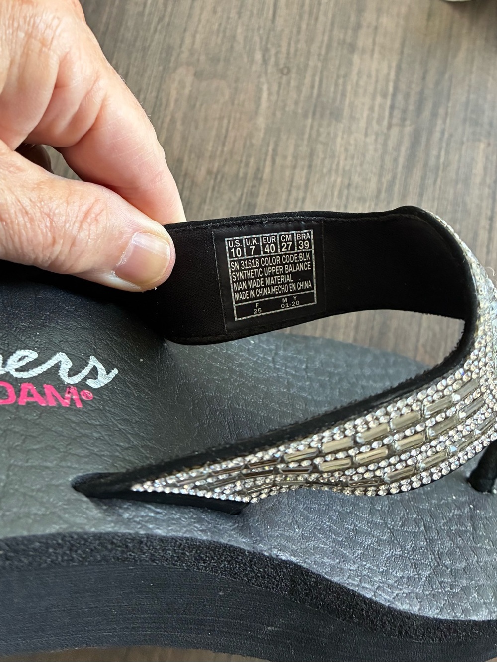 Skechers Black Thong Sandals with Silver Beaded Accent - Picture 4 of 5